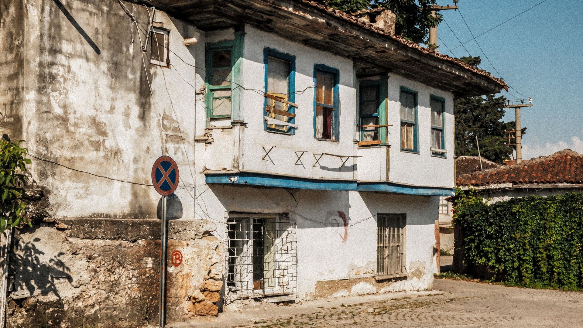 Unmortgageable Property